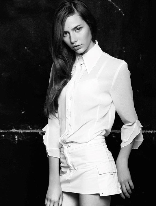 Maria | Model Agency | Ice Modelmgmt
