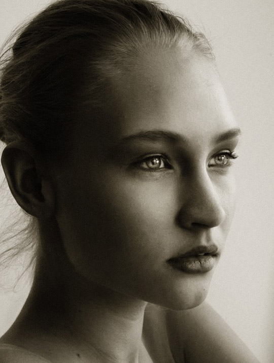 Anastasia | Model Agency | İce Modelmgmt